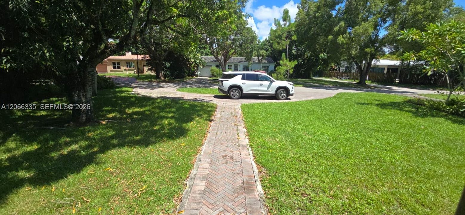 For Rent: $4,700 (3 beds, 2 baths, 1368 Square Feet)