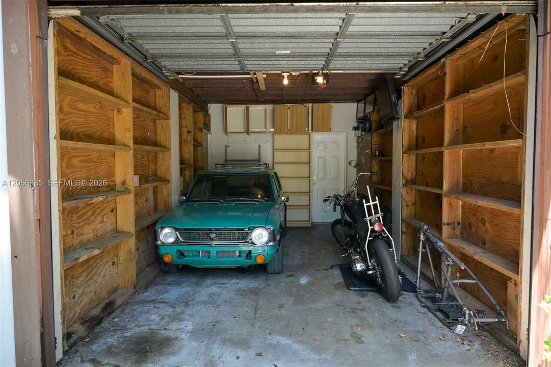 GARAGE