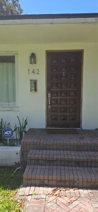 For Rent: $4,700 (3 beds, 2 baths, 1368 Square Feet)