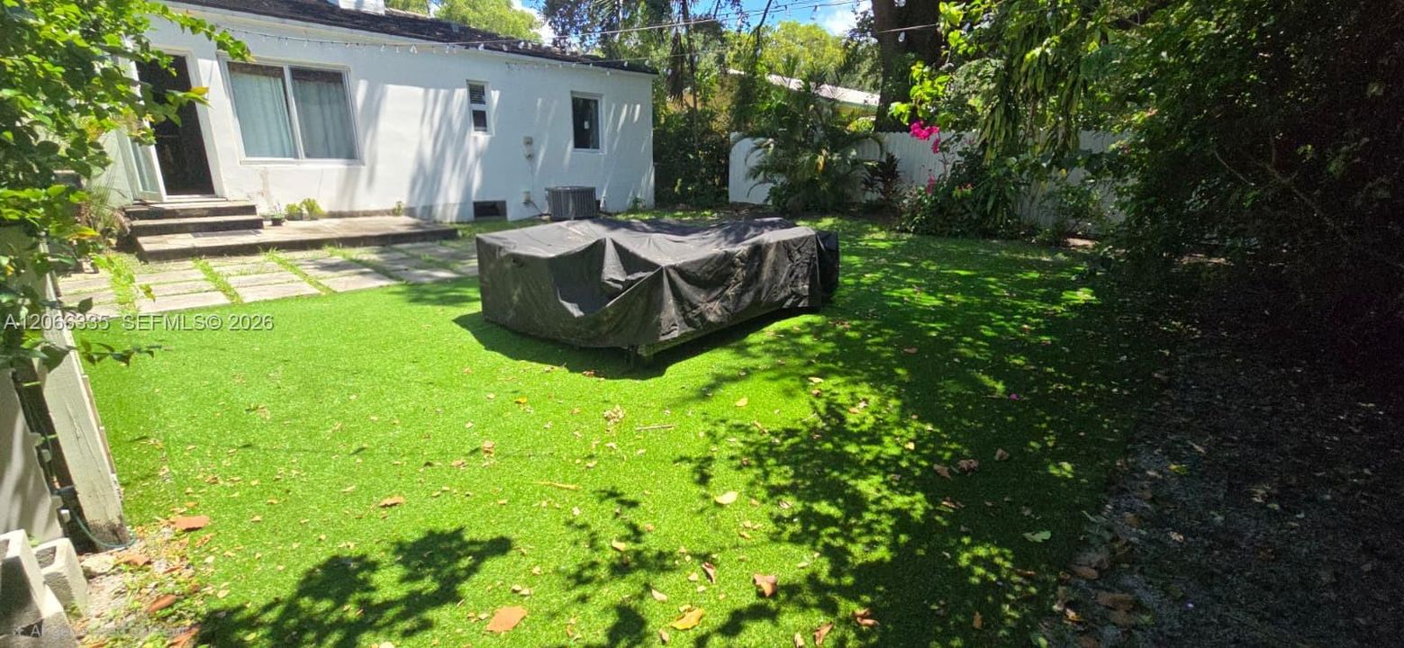 For Rent: $4,700 (3 beds, 2 baths, 1368 Square Feet)