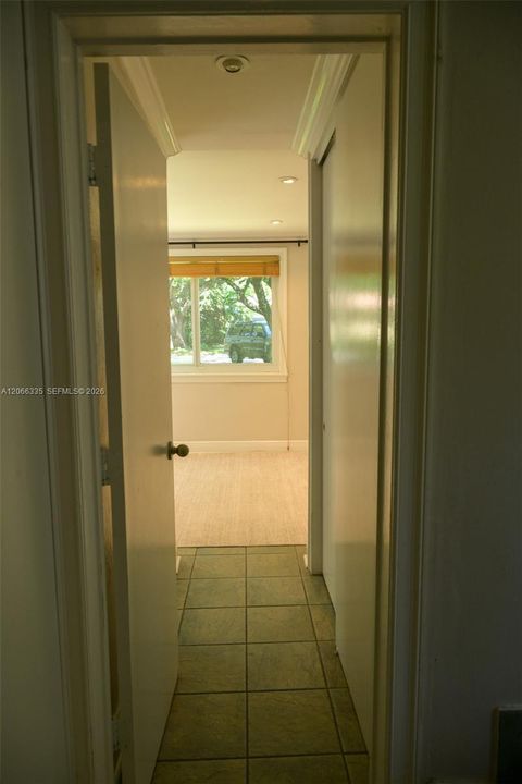 CORREDOR TO THIRD BEDROOM