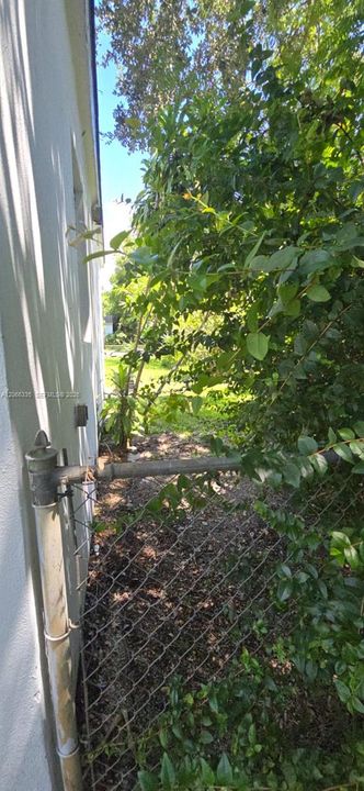 For Rent: $4,700 (3 beds, 2 baths, 1368 Square Feet)