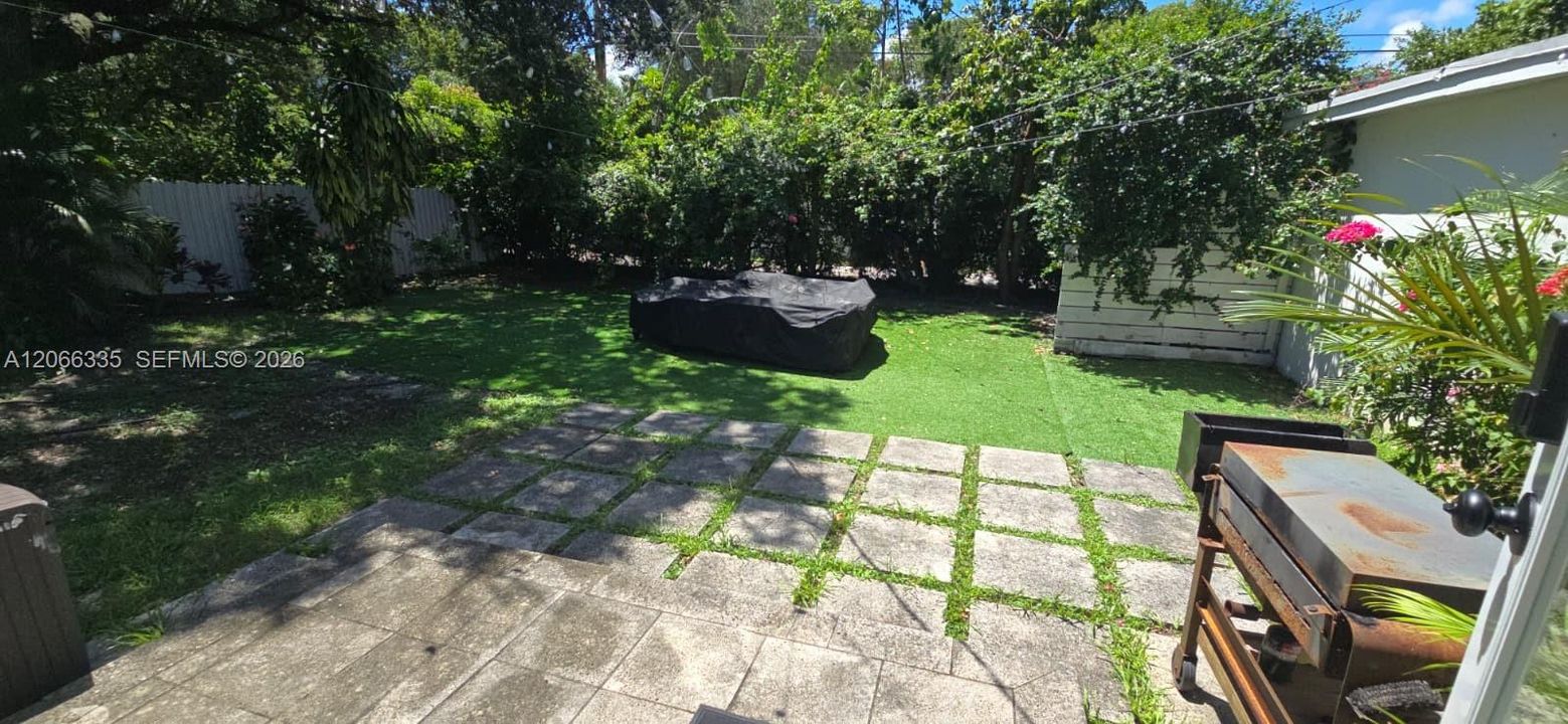 For Rent: $4,700 (3 beds, 2 baths, 1368 Square Feet)