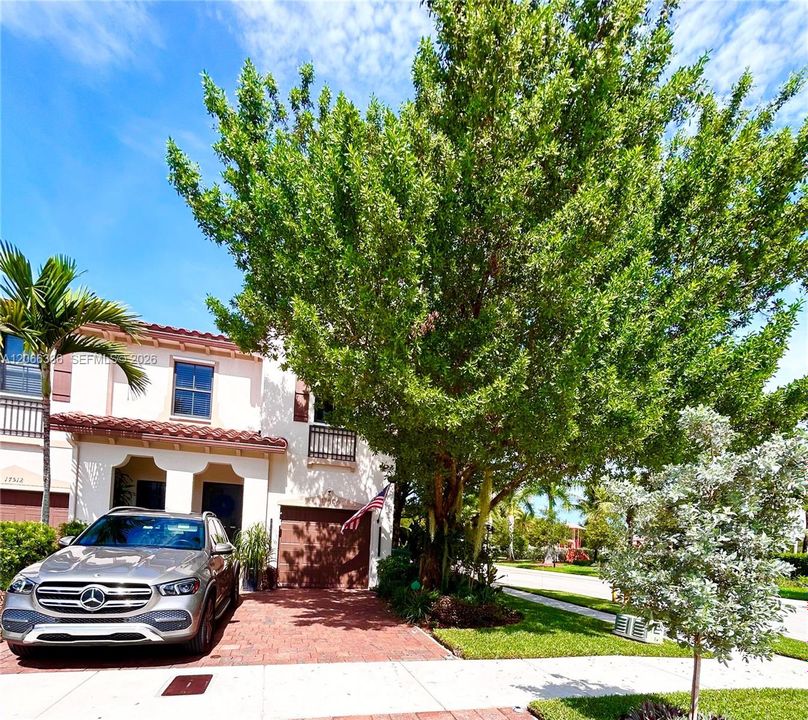 For Sale: $515,000 (3 beds, 2 baths, 1616 Square Feet)