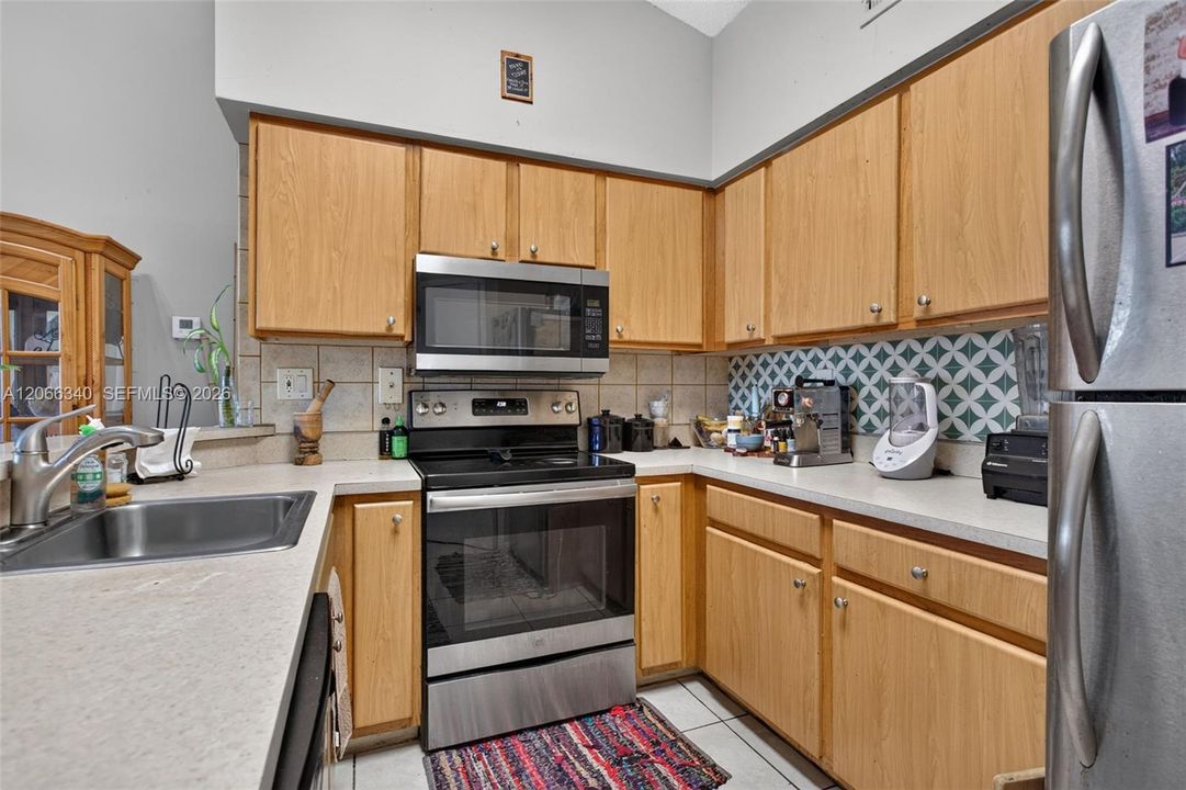 En Venta: $259,900 (2 camas, 2 baños, 858 Pies cuadrados)