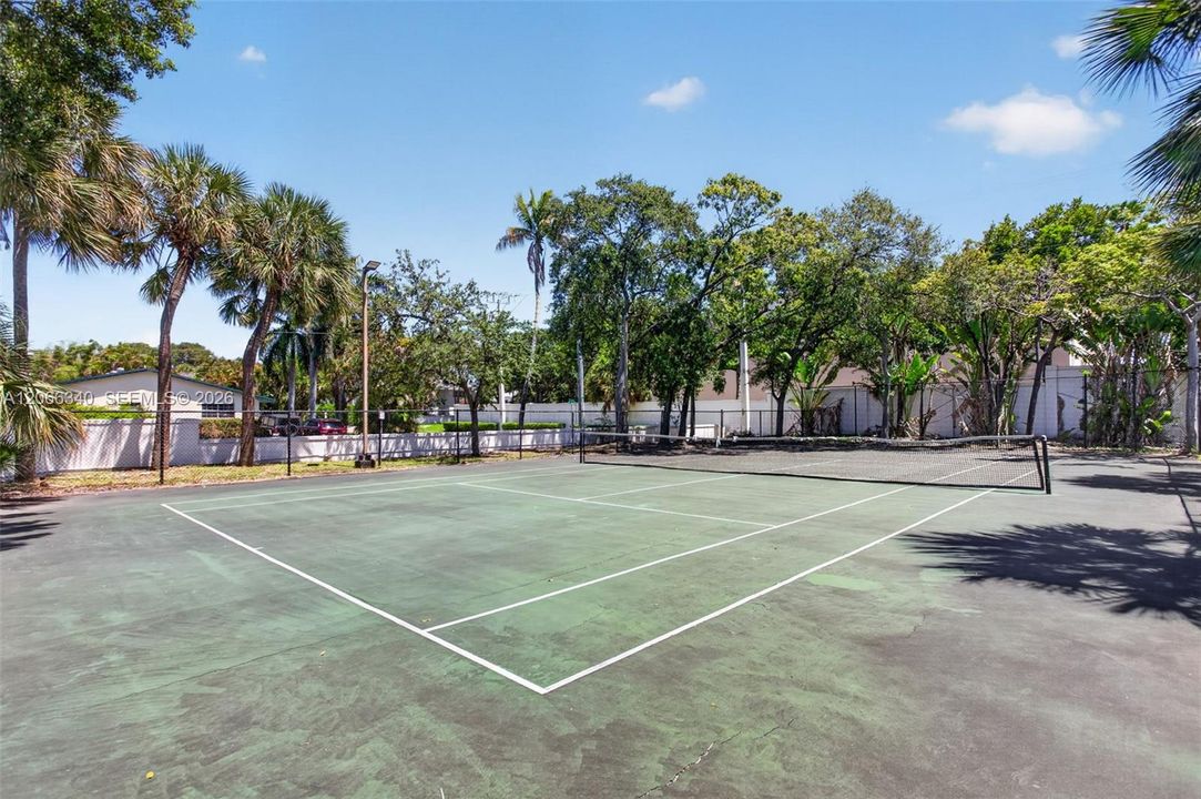 En Venta: $259,900 (2 camas, 2 baños, 858 Pies cuadrados)