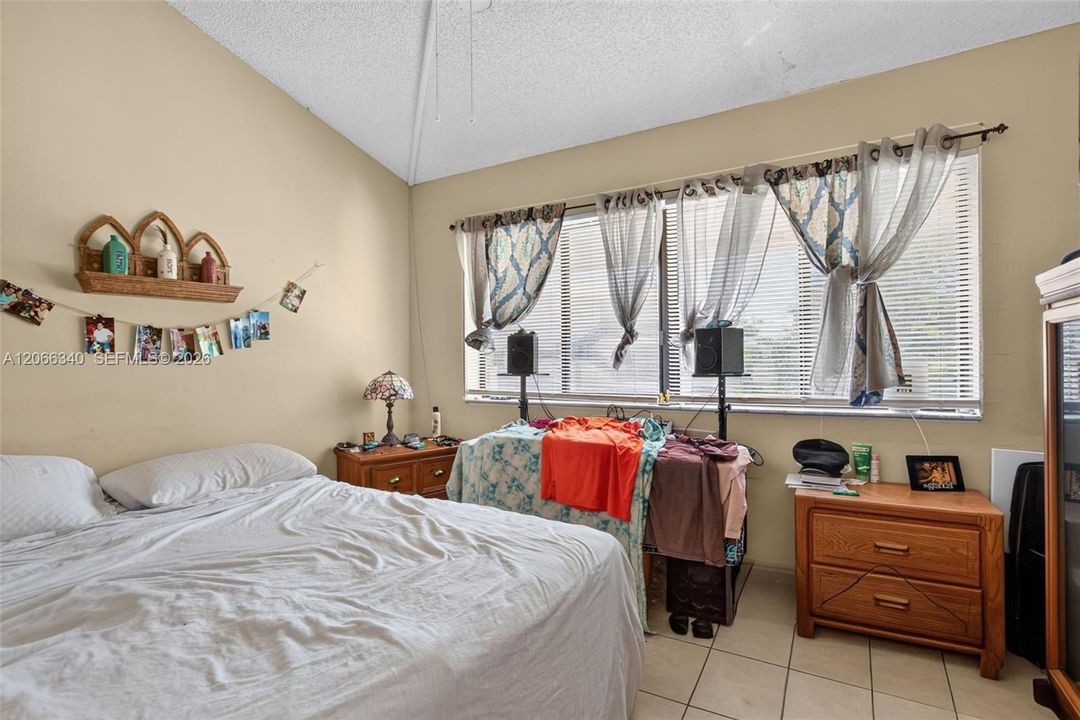 En Venta: $259,900 (2 camas, 2 baños, 858 Pies cuadrados)