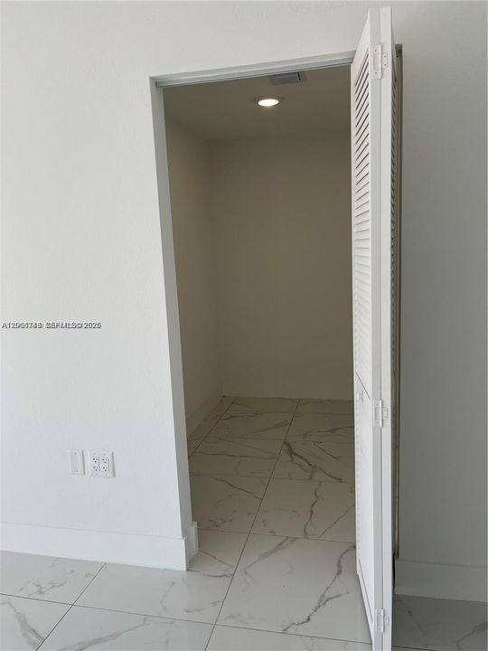 En Venta: $390,000 (4 camas, 3 baños, 1398 Pies cuadrados)