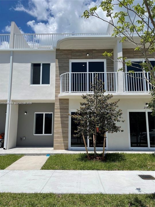 En Venta: $390,000 (4 camas, 3 baños, 1398 Pies cuadrados)