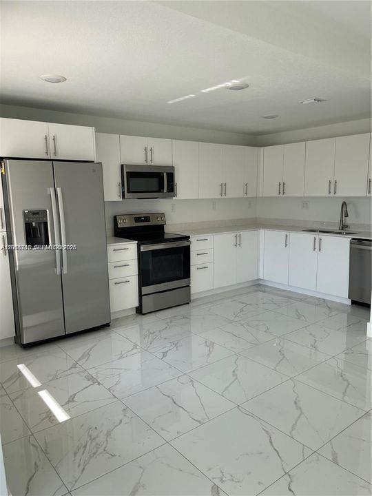 En Venta: $390,000 (4 camas, 3 baños, 1398 Pies cuadrados)