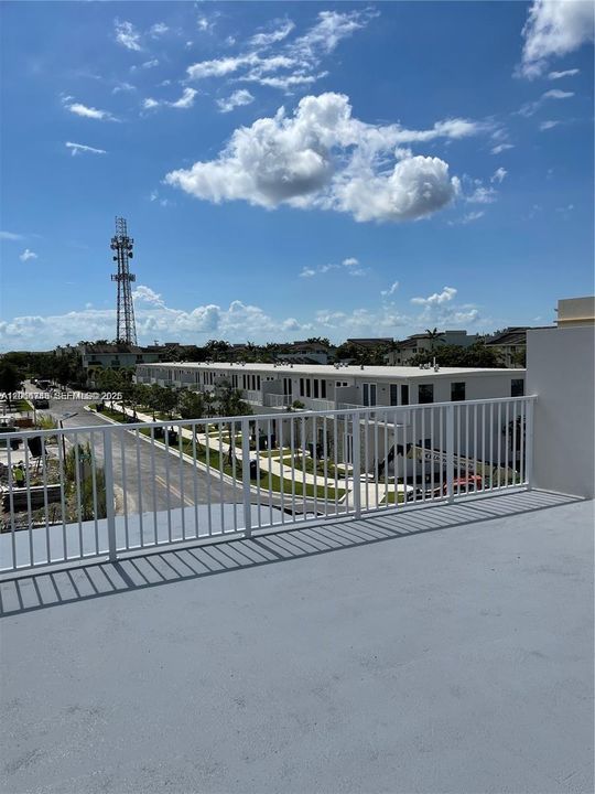 En Venta: $390,000 (4 camas, 3 baños, 1398 Pies cuadrados)