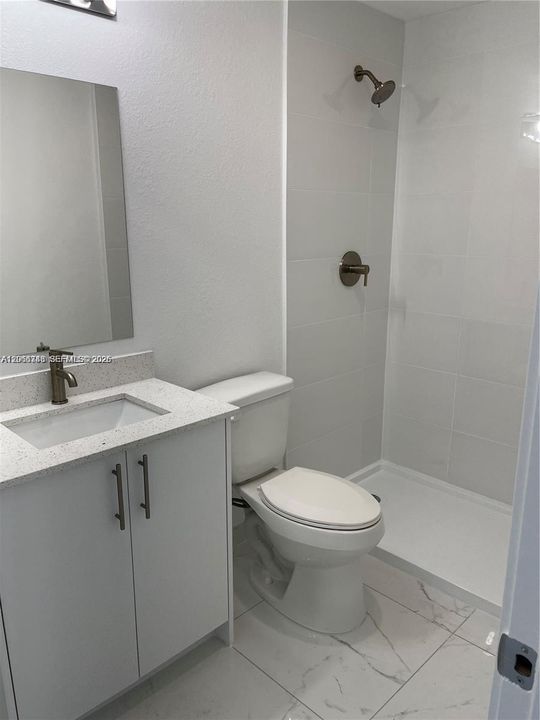 En Venta: $390,000 (4 camas, 3 baños, 1398 Pies cuadrados)