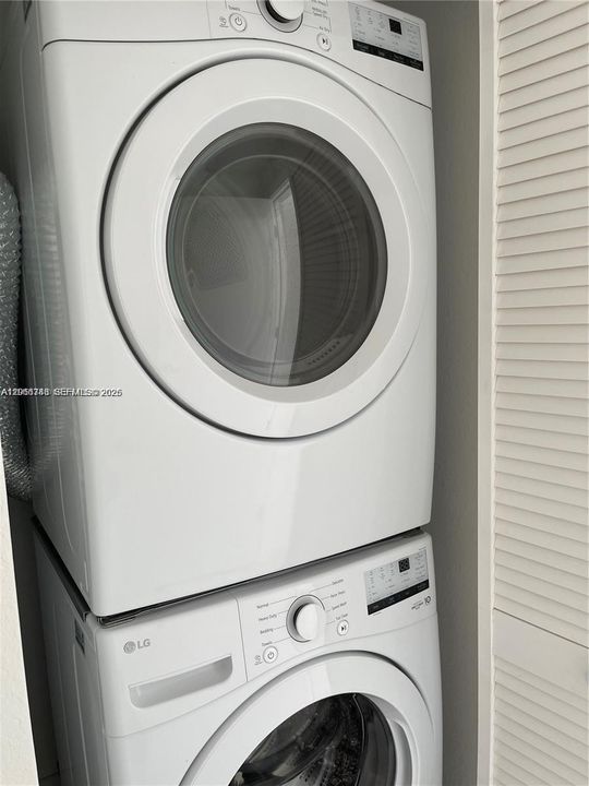 En Venta: $390,000 (4 camas, 3 baños, 1398 Pies cuadrados)