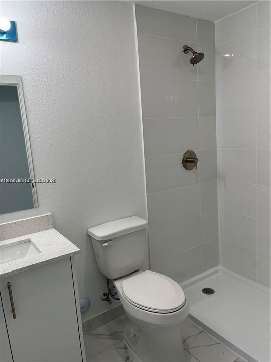 En Venta: $390,000 (4 camas, 3 baños, 1398 Pies cuadrados)