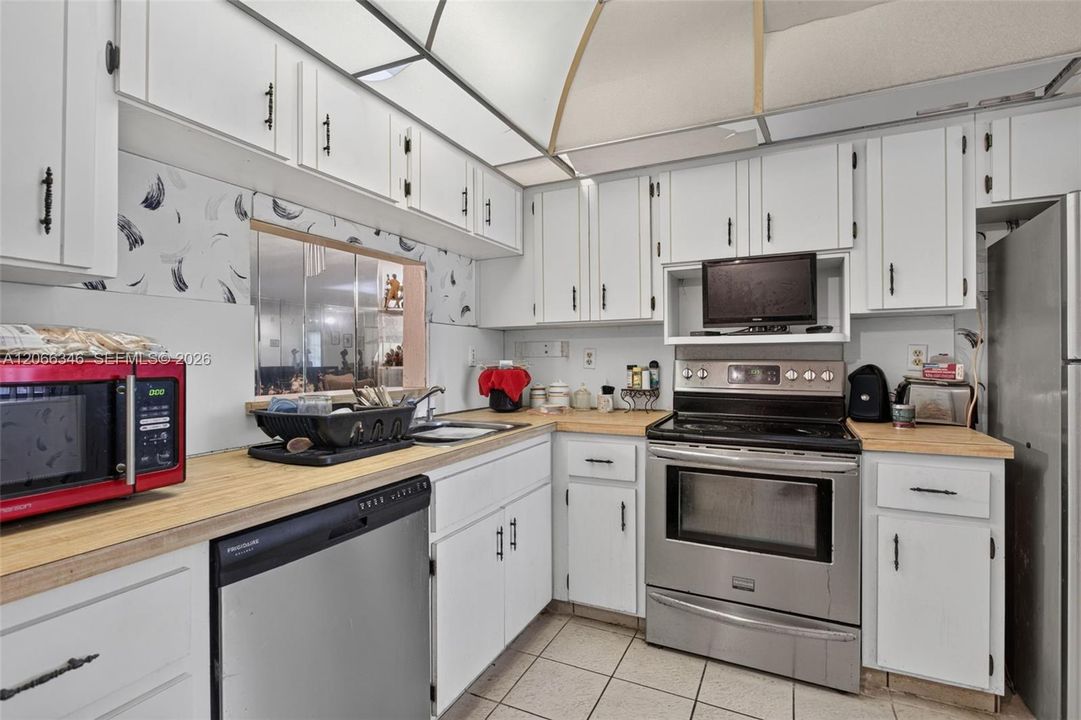 En Venta: $119,000 (3 camas, 2 baños, 1364 Pies cuadrados)