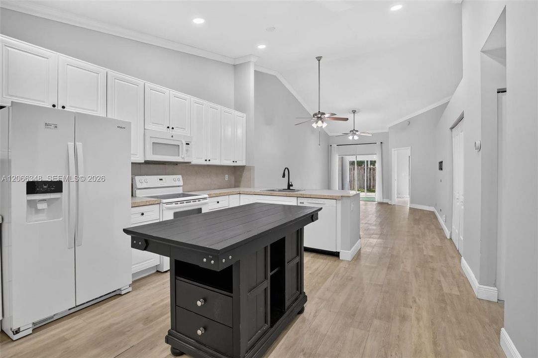 For Sale: $374,900 (3 beds, 2 baths, 1330 Square Feet)