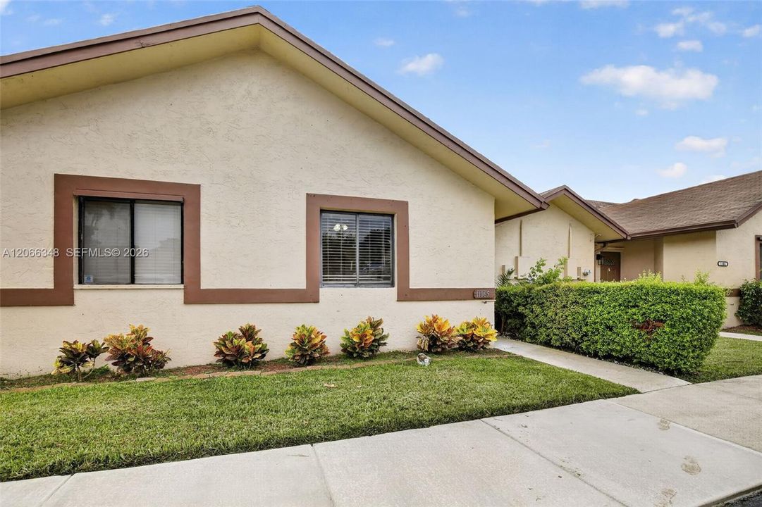 For Sale: $374,900 (3 beds, 2 baths, 1330 Square Feet)