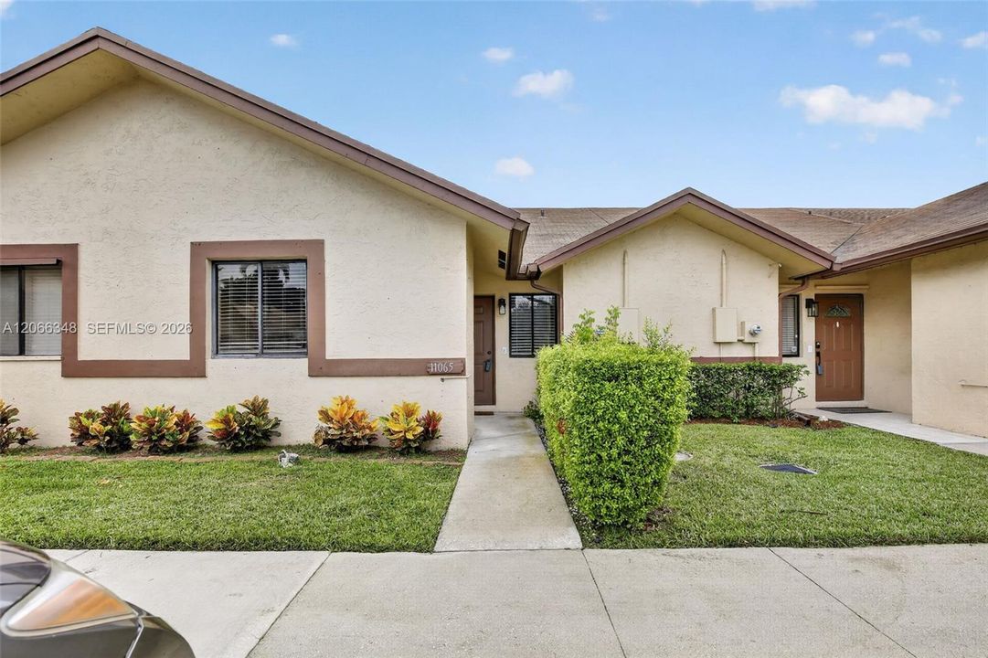 For Sale: $374,900 (3 beds, 2 baths, 1330 Square Feet)