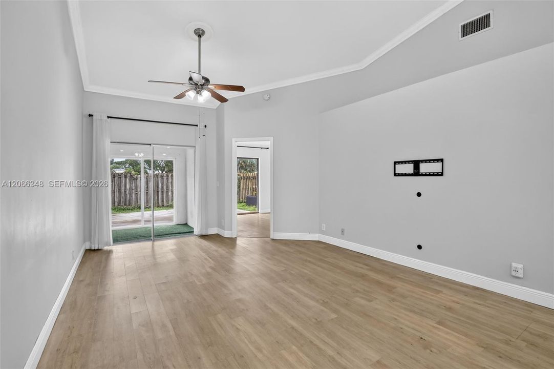 For Sale: $374,900 (3 beds, 2 baths, 1330 Square Feet)