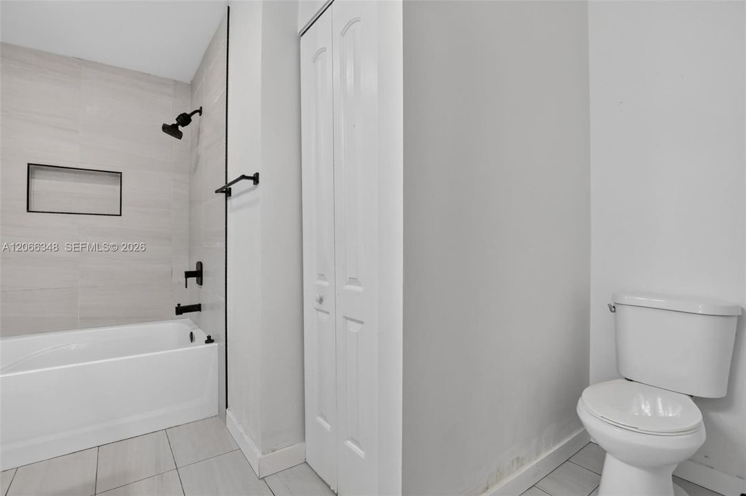 For Sale: $374,900 (3 beds, 2 baths, 1330 Square Feet)