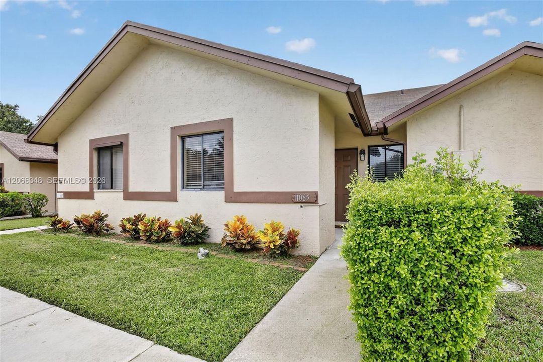 For Sale: $374,900 (3 beds, 2 baths, 1330 Square Feet)