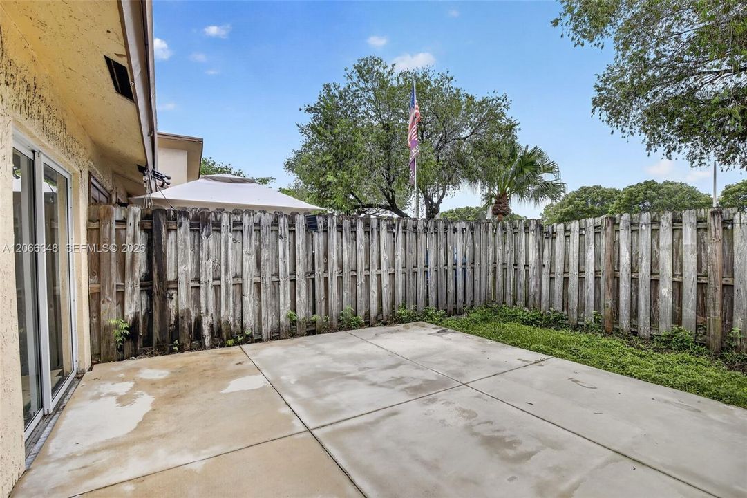 For Sale: $374,900 (3 beds, 2 baths, 1330 Square Feet)