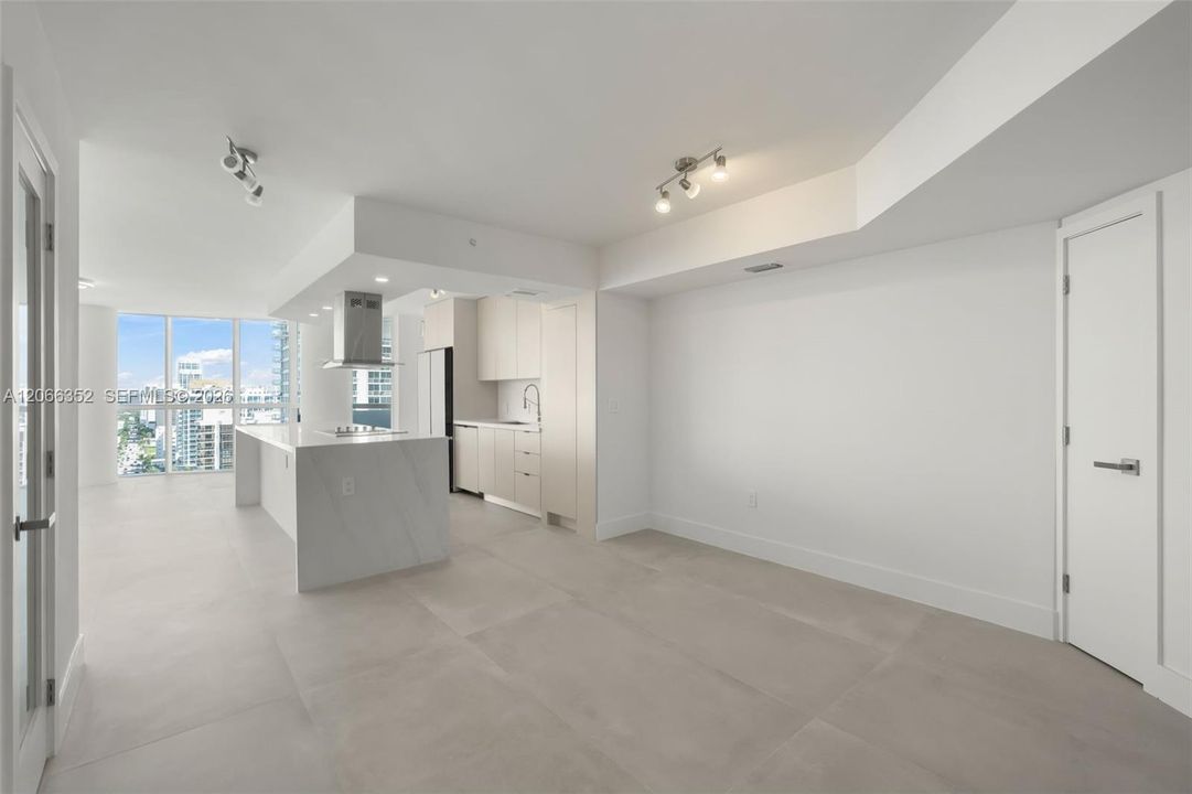 For Sale: $1,190,000 (2 beds, 2 baths, 1340 Square Feet)