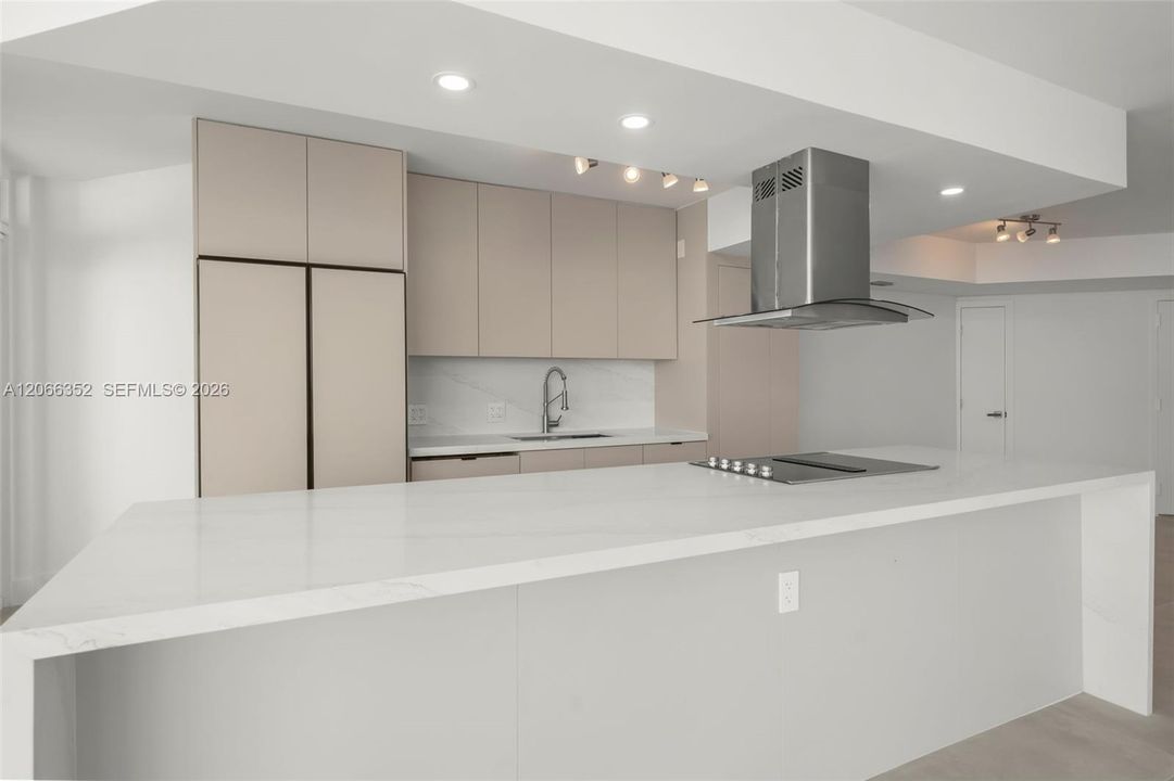 For Sale: $1,190,000 (2 beds, 2 baths, 1340 Square Feet)