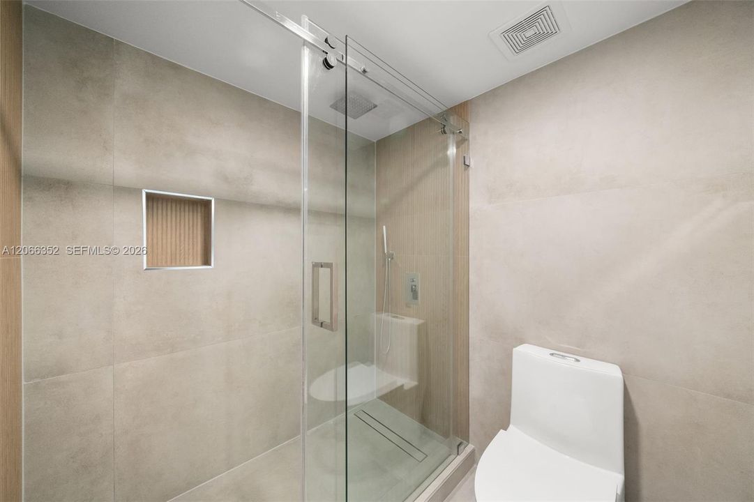 For Sale: $1,190,000 (2 beds, 2 baths, 1340 Square Feet)