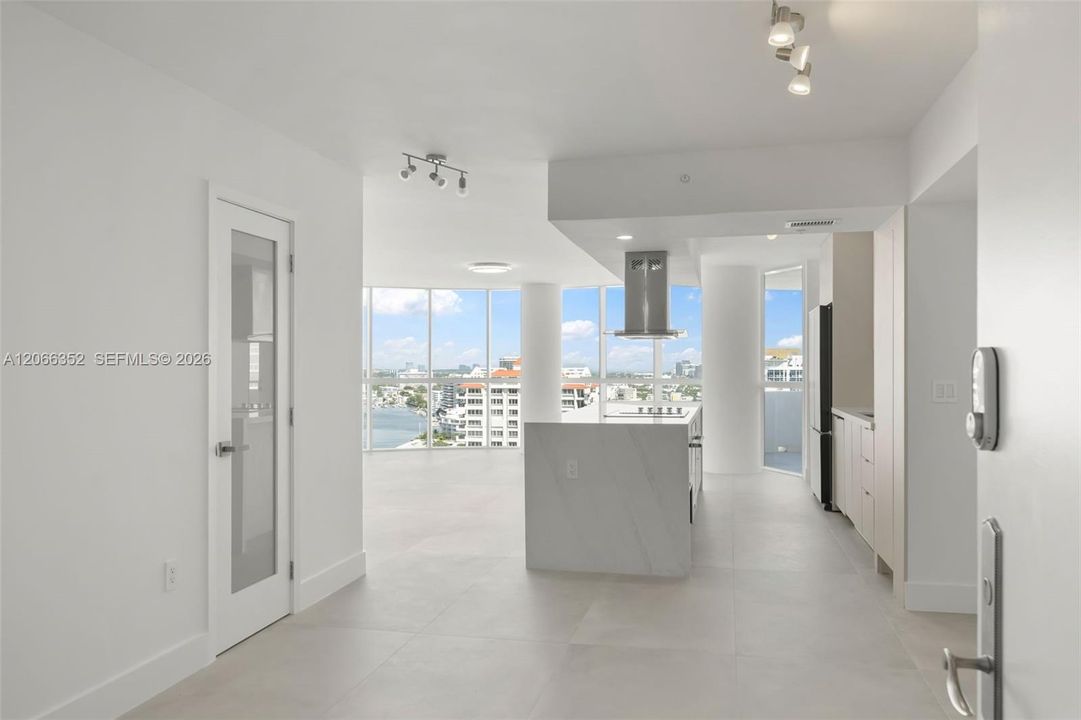 For Sale: $1,190,000 (2 beds, 2 baths, 1340 Square Feet)