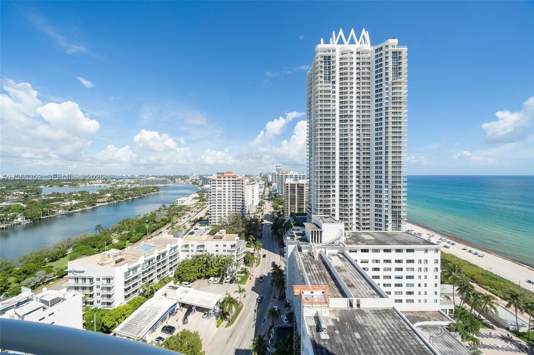 For Sale: $1,190,000 (2 beds, 2 baths, 1340 Square Feet)