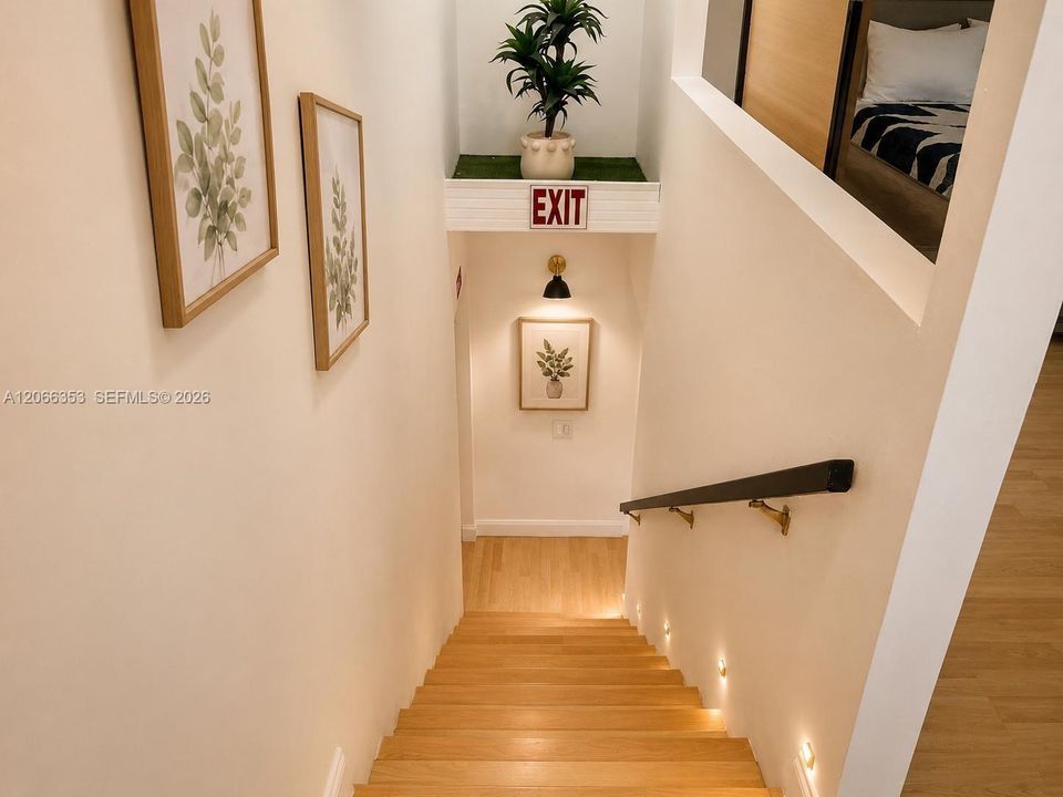For Rent: $11,000 (5 beds, 4 baths, 2676 Square Feet)