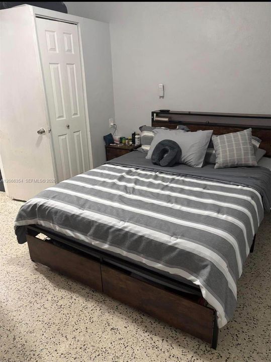 En Venta: $780,000 (3 camas, 2 baños, 1663 Pies cuadrados)