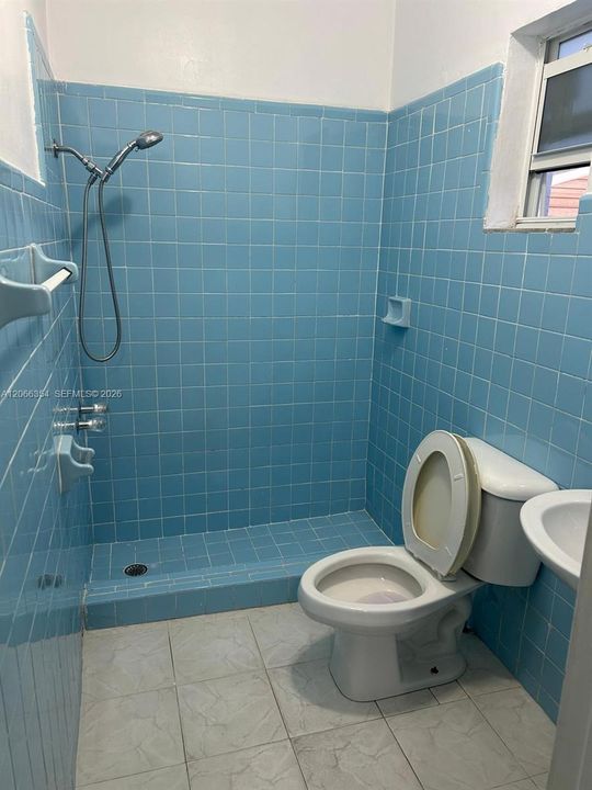 En Venta: $780,000 (3 camas, 2 baños, 1663 Pies cuadrados)