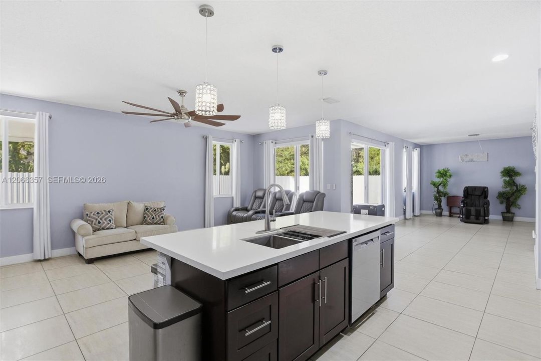 For Sale: $873,000 (5 beds, 3 baths, 2746 Square Feet)