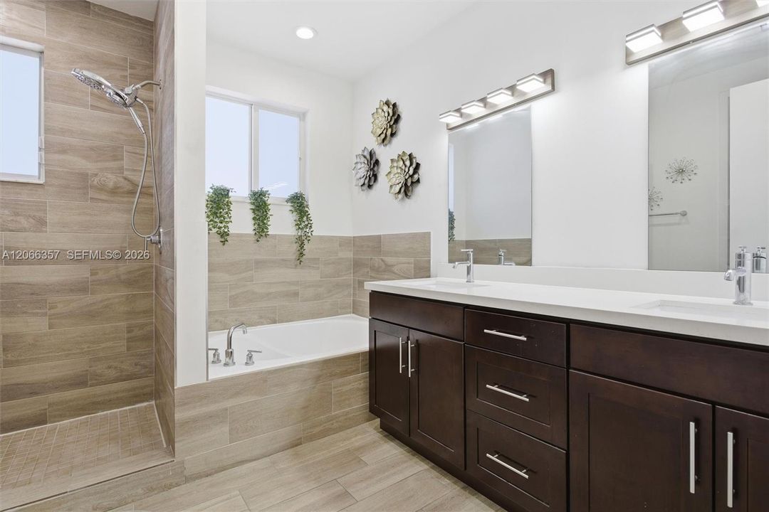 For Sale: $873,000 (5 beds, 3 baths, 2746 Square Feet)