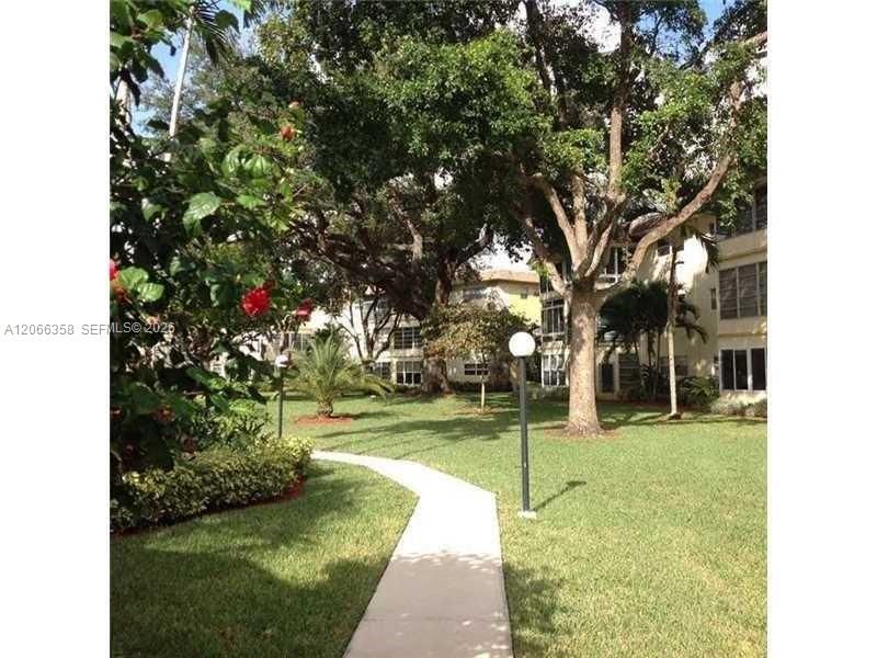 Active With Contract: $1,350 (1 beds, 1 baths, 684 Square Feet)