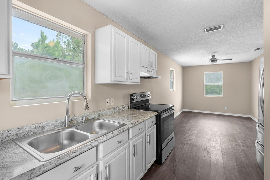 8525-101st-Ct-HigMedia-024-1280