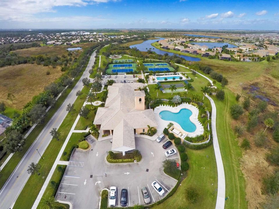The Lakes Amenities