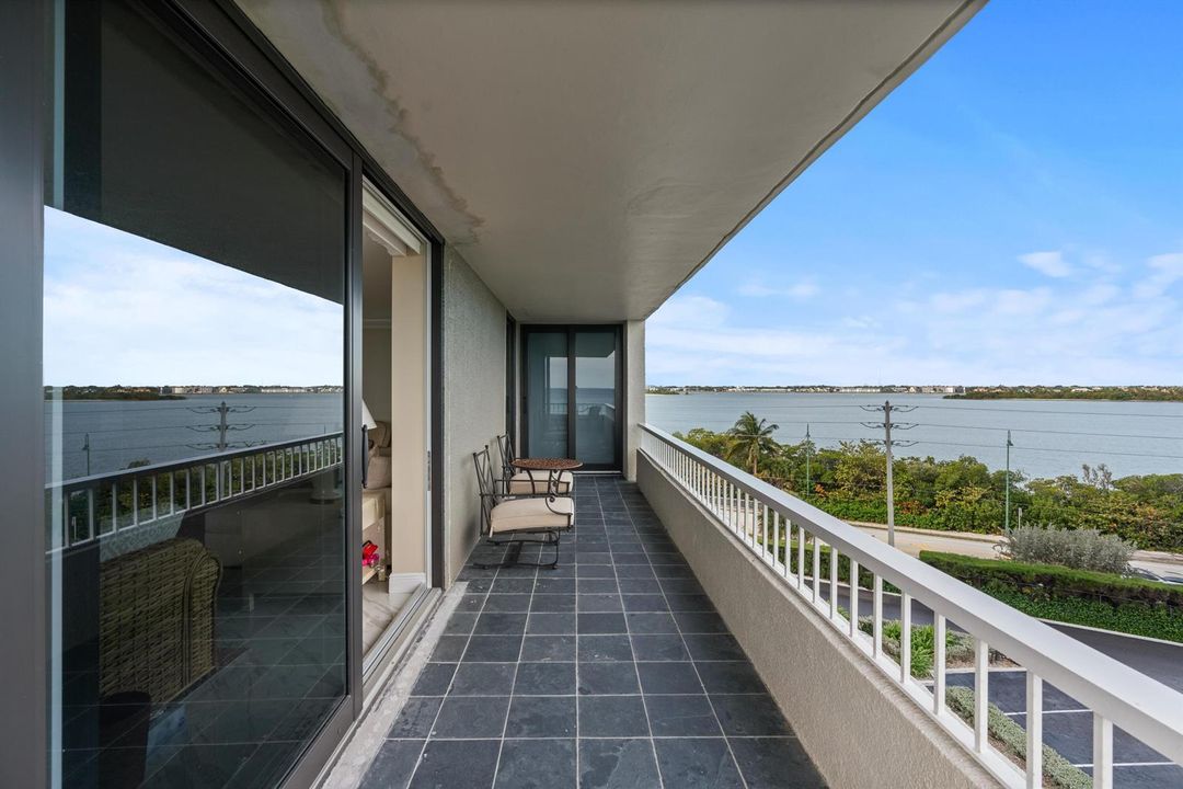 Balcony intracoastal view