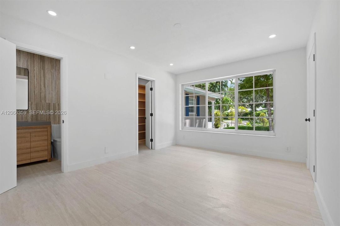 For Rent: $10,500 (4 beds, 4 baths, 2519 Square Feet)