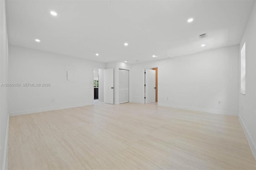 For Rent: $10,500 (4 beds, 4 baths, 2519 Square Feet)