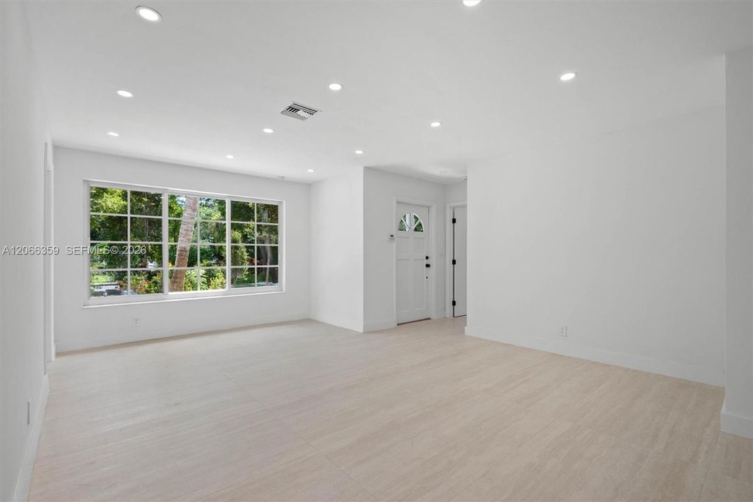 For Rent: $10,500 (4 beds, 4 baths, 2519 Square Feet)