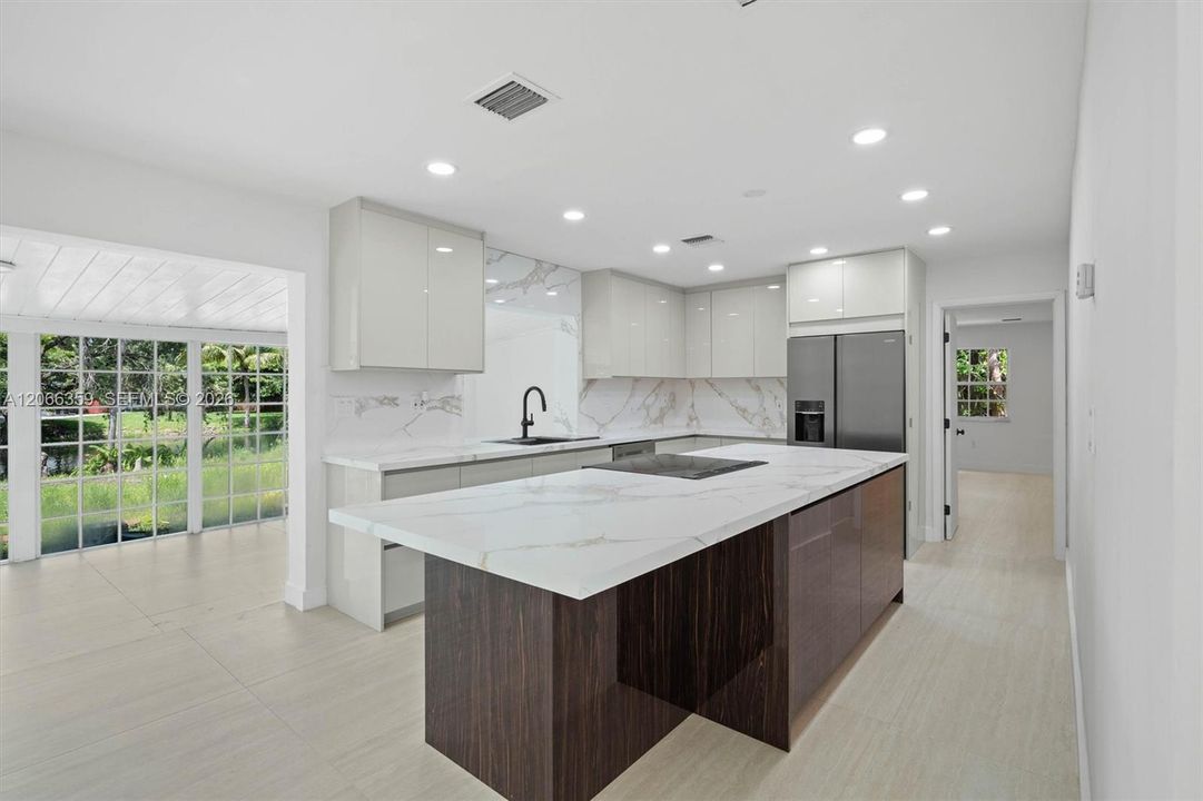 For Rent: $10,500 (4 beds, 4 baths, 2519 Square Feet)