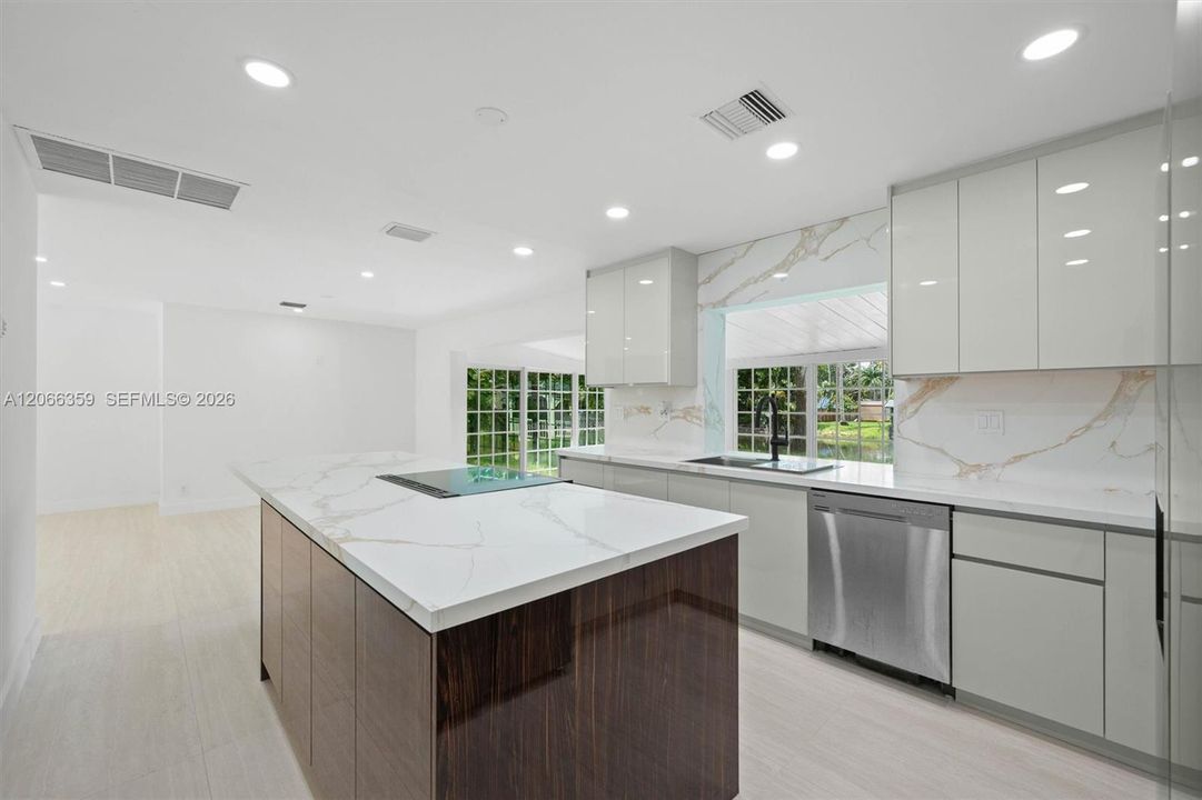 For Rent: $10,500 (4 beds, 4 baths, 2519 Square Feet)