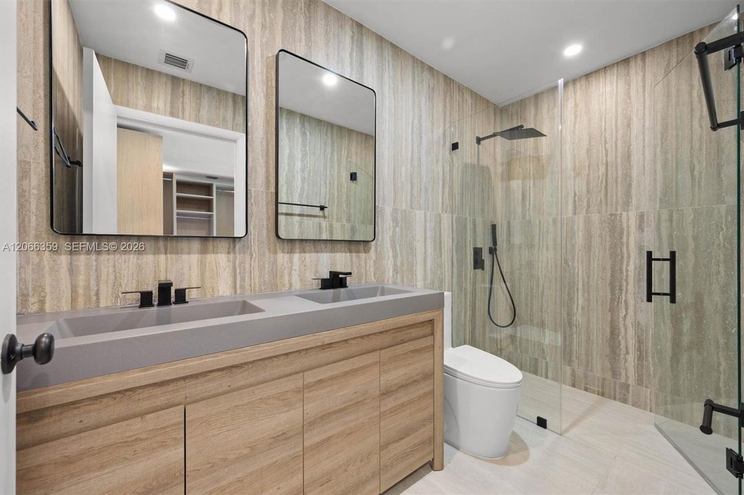 For Rent: $10,500 (4 beds, 4 baths, 2519 Square Feet)