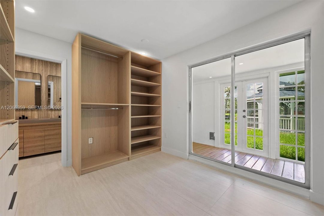 For Rent: $10,500 (4 beds, 4 baths, 2519 Square Feet)