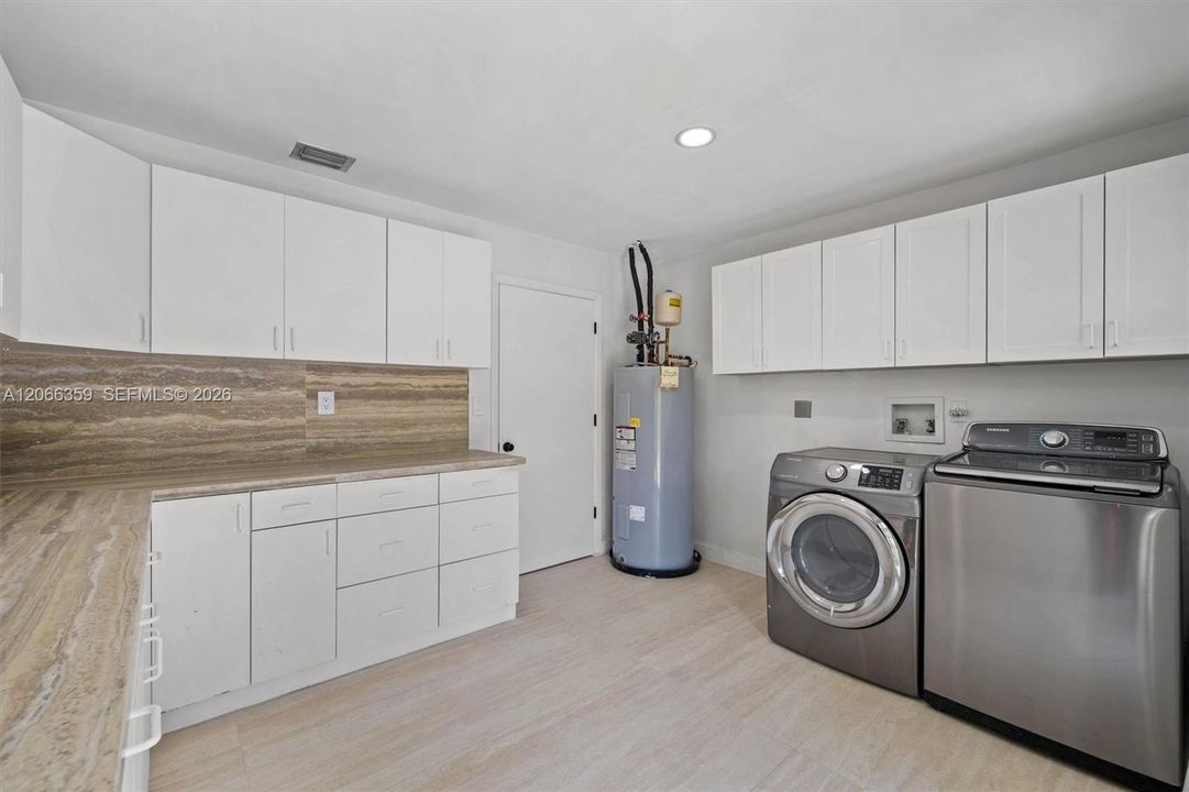 For Rent: $10,500 (4 beds, 4 baths, 2519 Square Feet)