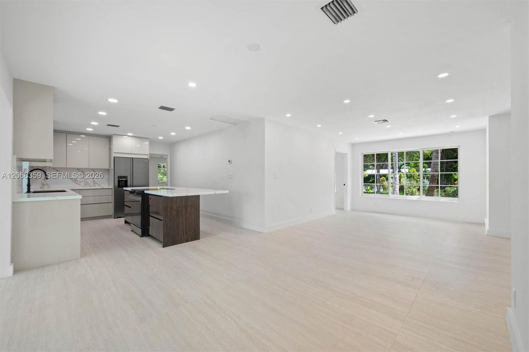 For Rent: $10,500 (4 beds, 4 baths, 2519 Square Feet)
