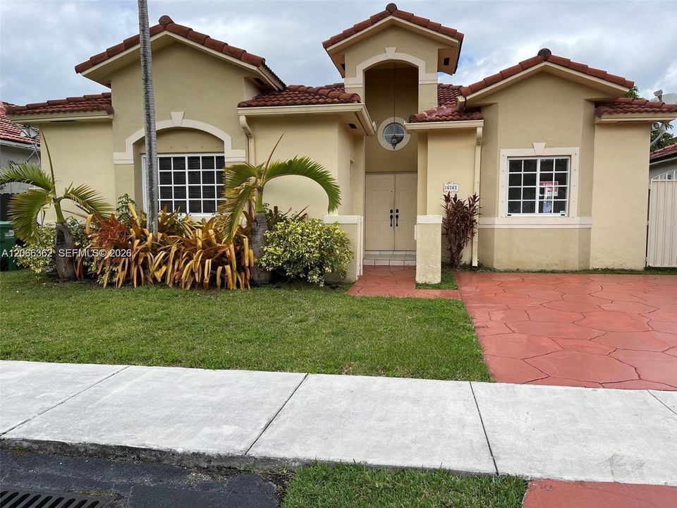 For Rent: $3,450 (3 beds, 2 baths, 1622 Square Feet)